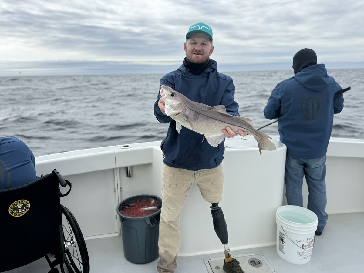 GarySiniseFound's tweet image. #HookinVeterans, a non-profit started by R.I.S.E. recipient Tyler Jeffries, is making waves by taking veterans deep sea fishing! Last week, our team sponsored a trip to Maine where the group enjoyed their time aboard "The Backstabber" with Captain Pete Speeches from Wicked Tuna.