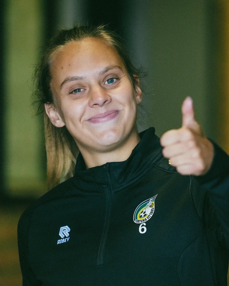 𝗟𝗲𝟲𝗲𝗻𝗱

Anna Knol verlaat Fortuna voor FC Twente.
Ze miste geen enkele minuut in het geel groen💛💚