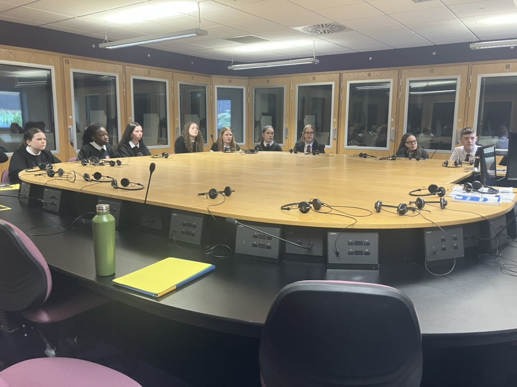 THS English Dept tweet media