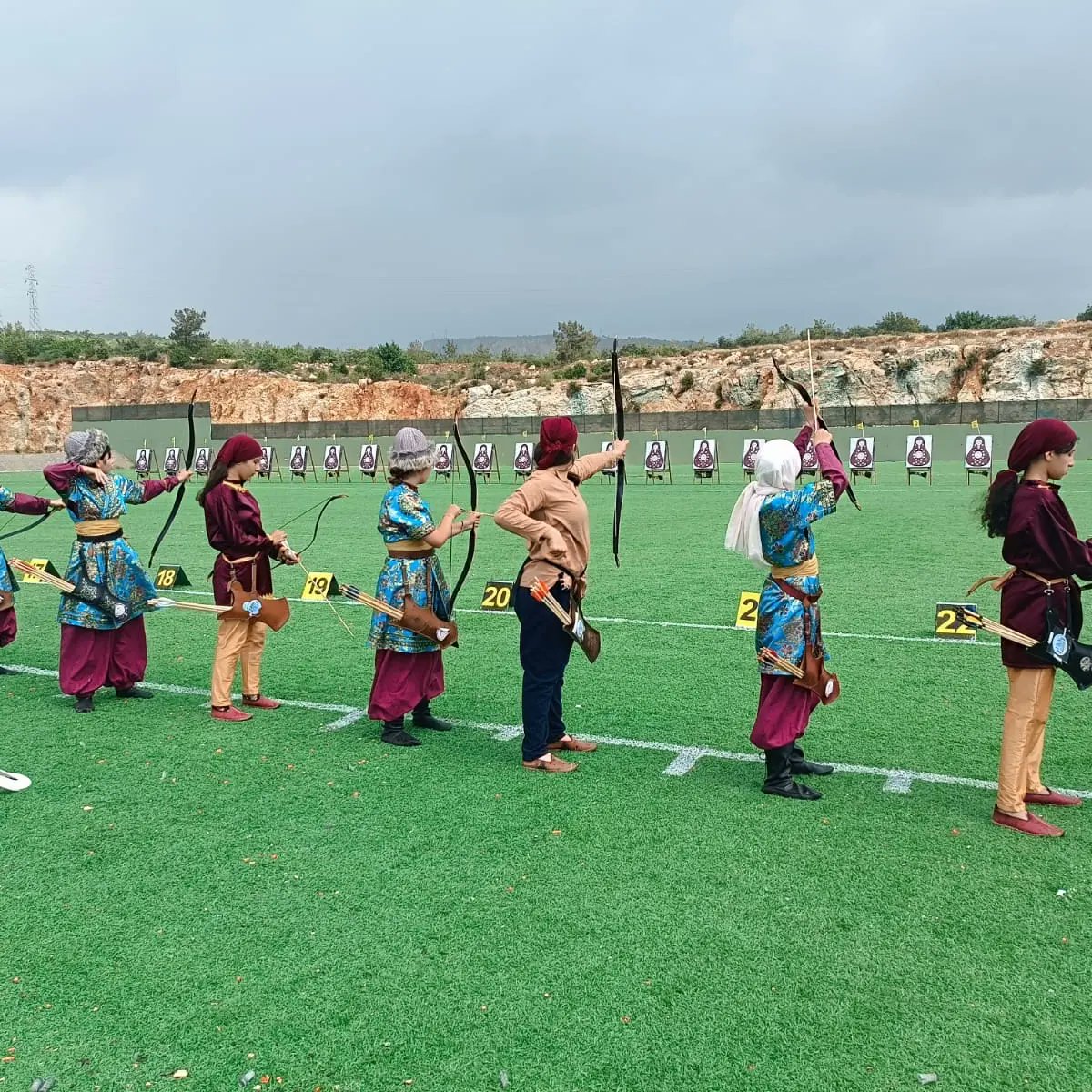 NehrozogluV's tweet photo. Türk Okçuluk yarışmasında Türkiye Birinciliği Yarışmasında (Mersin) Mardin'i en güzel şekilde temsil eden öğrencilerimizi ve öğretmenimizi  tebrik ederiz. desteklerini esirgemeyen Kaymakamımız @omerfrkozdemir 'e ve İlçe Milli Eğitim Müdürümüz @abdurrahimdmr47 'e teşekkür ederiz. https://t.co/CuqNQPR9EN