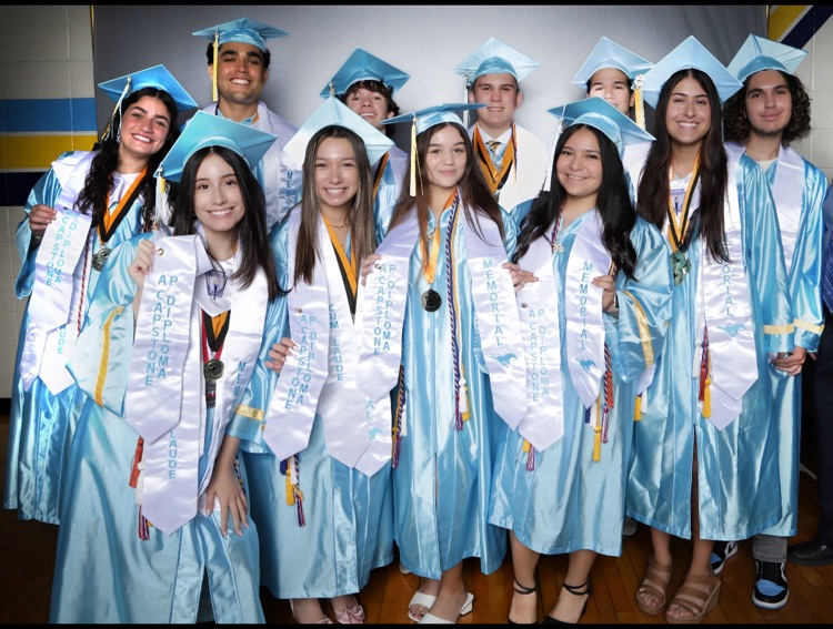 🩵Congratulations to the 2023-2024 Memorial AP Capstone Graduates!💛
#1PRIDE #believe #mcallenisd