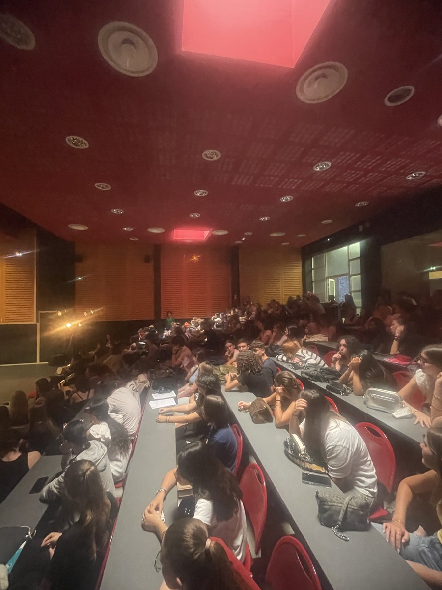 Remise des prix pour le premier concours de poésie du <a href="/lyceeGiocante/">LYCÉE GIOCANTE DE CASABIANCA</a> animé par JAKEZ ORCHESTRA.
Merci aux enseignants et aux élèves pour leur créativité poétique sans limite.
