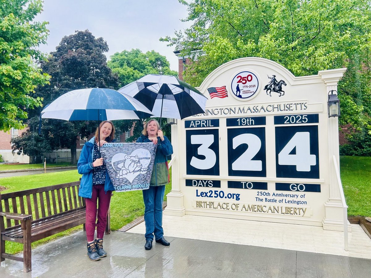 Today we highlight Clarke Middle School PTO as our #CalendarKeepers for the #CountdownTo250! Despite the rains, they were all smiles! ☔😊 Thank you for enriching our students' experiences and fostering a vibrant learning environment. 🏫📚💙 #Lex250 #PTOPride #EducationExcellence