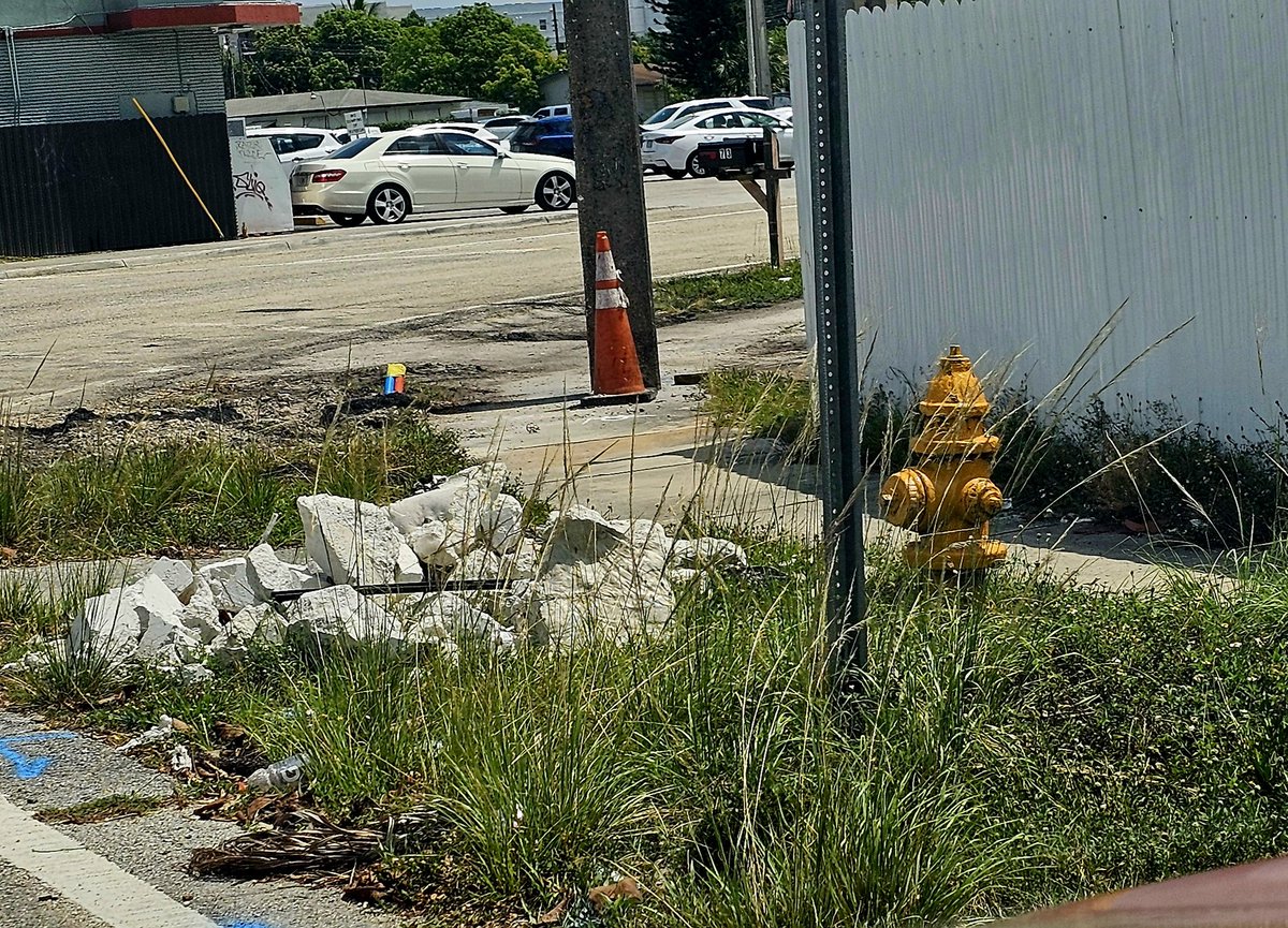 2 months ago someone dumped these pieces of concrete right in front of a fire hydrant. No one has picked up. God forbid there is a fire, #firemen will have a very hard time working around it. Why someone will do something like this? @CityofMiami please help!  SW 72 Ave. & Flagler