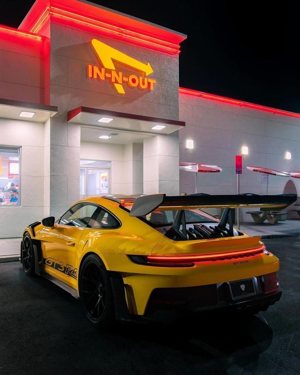 Porsche GT3 RS x IN-N-OUT