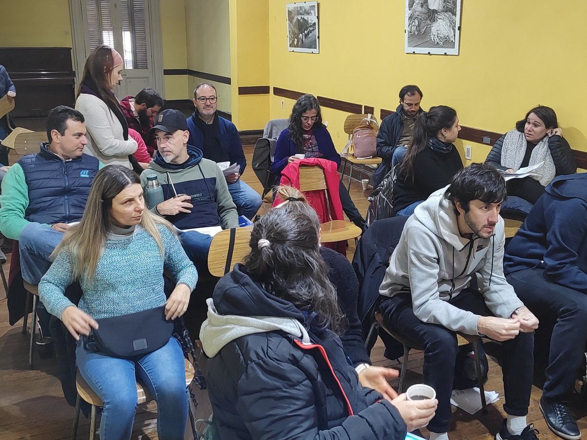 JacintoAFGAP's tweet photo. Comenzando la Asamblea ordinaria de @AfgapO.
Como definen los estatutos del sindicato, se ponen a consideración de los afiliados la Memoria Anual y el correspondiente Balance.
#AFGAP #COFE #PITCNT https://t.co/iwWGqXdPrN