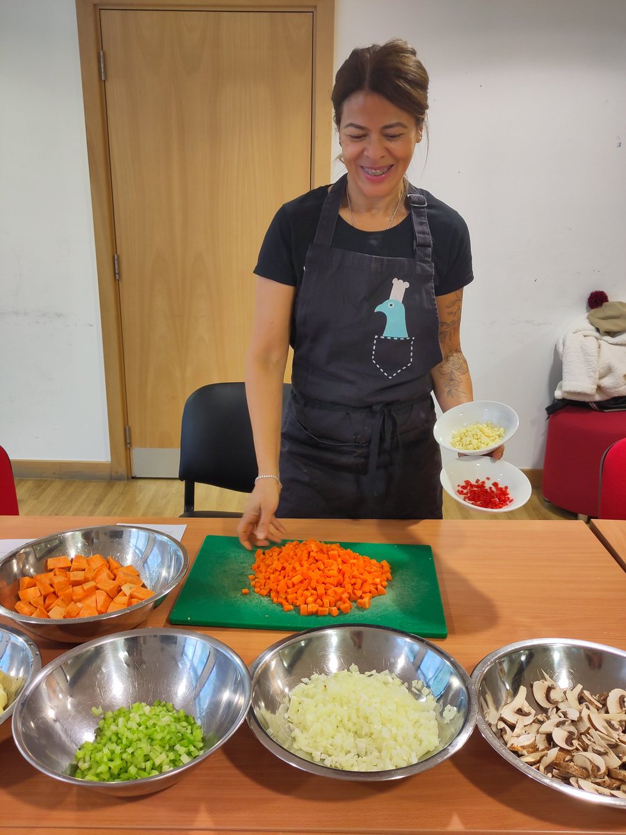 Here's a snapshot of last week's community activity programme cook and eat session! 🍲
These sessions offer a relaxed space for those with chronic pain, fatigue or long COVID to cook and eat a delicious meal together. Please get in touch if interested in joining 😊 
#community