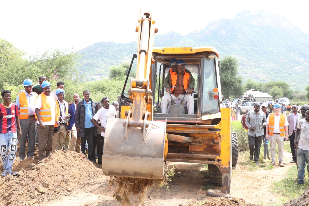 GovMohamudAli's tweet photo. I am happy to announce the launch of the Moyale Integrated Project (SWASAP) at Sololo today! We’ve expanded the Sololo Ramata Dam from 30,000 to 66,000 cubic meters, ensuring greater water storage capacity for the community. The project also includes renovating water tanks, extending pipelines to villages, and building a new water kiosk in town. This Ksh. 43 million initiative is funded by the County Government of Marsabit (Ksh. 22 million) and the Water Sector Trust Fund (Ksh. 21 million), and will be executed by Concern Worldwide. A huge thank you to our partners: @ConcernKenya, Water Sector Trust Fund and DANIDA.