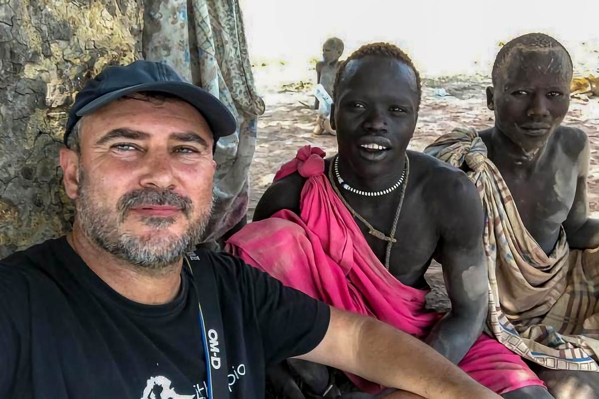 🕯️[MINUT DE SILENCI]

L'Ajuntament ha convocat avui un minut de silenci en memòria del perpetuenc Toni Espadas, que va morir assassinat el 20 de maig a Etiòpia 

🖤La convocatòria es: 

⏰18.30 h
📌Plaça de la Vila

Foto: Sabadell Rift Valley

+ INFO👇
staperpetua.cat/actualitat/not…