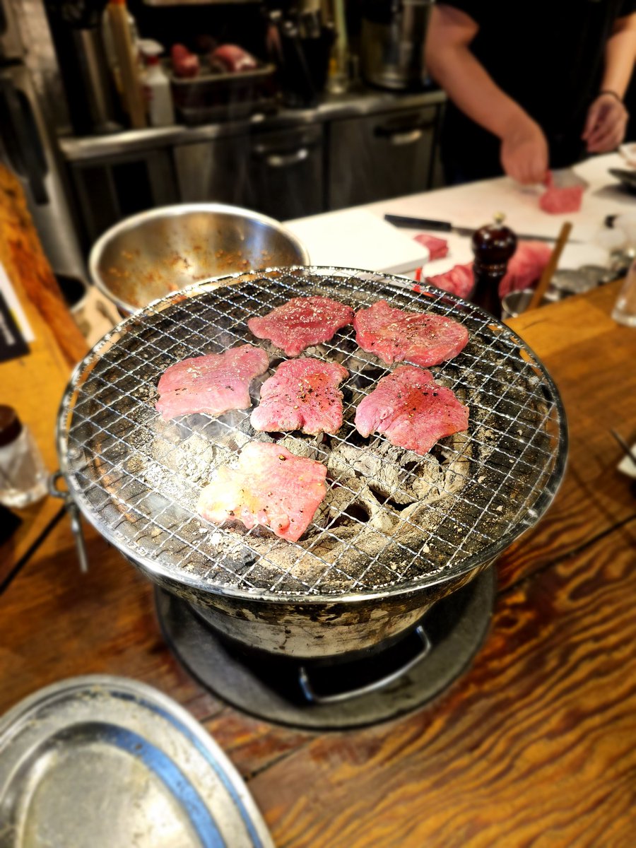 ghkdddevil's tweet image. #일본여행 #오사카 #야키니쿠 #日本旅行 #大阪 #焼肉
오사카에서 먹은 야키니쿠, 우설 되게 맛있다
大阪で食べた焼肉牛タンすごくおいしい