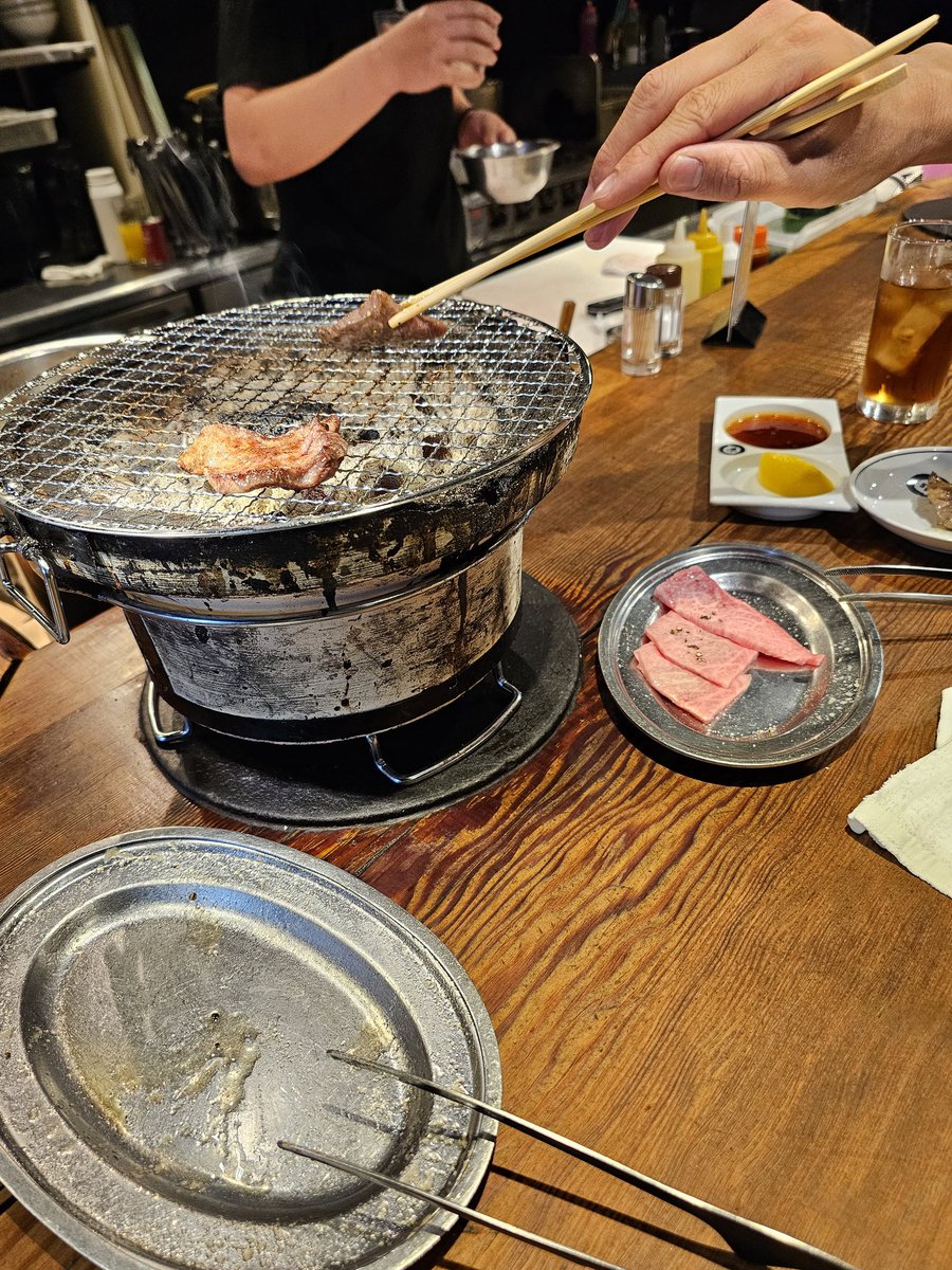 ghkdddevil's tweet image. #일본여행 #오사카 #야키니쿠 #日本旅行 #大阪 #焼肉
오사카에서 먹은 야키니쿠, 우설 되게 맛있다
大阪で食べた焼肉牛タンすごくおいしい