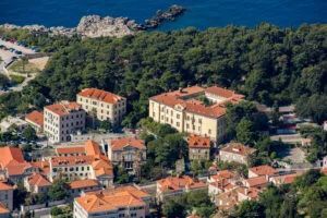 PhD Training Course
Date: 19-22 October 2024
Venue: Inter-University Center, don Frana Bulića 4, 20000, Dubrovnik, Croatia 

buff.ly/3R1xluM