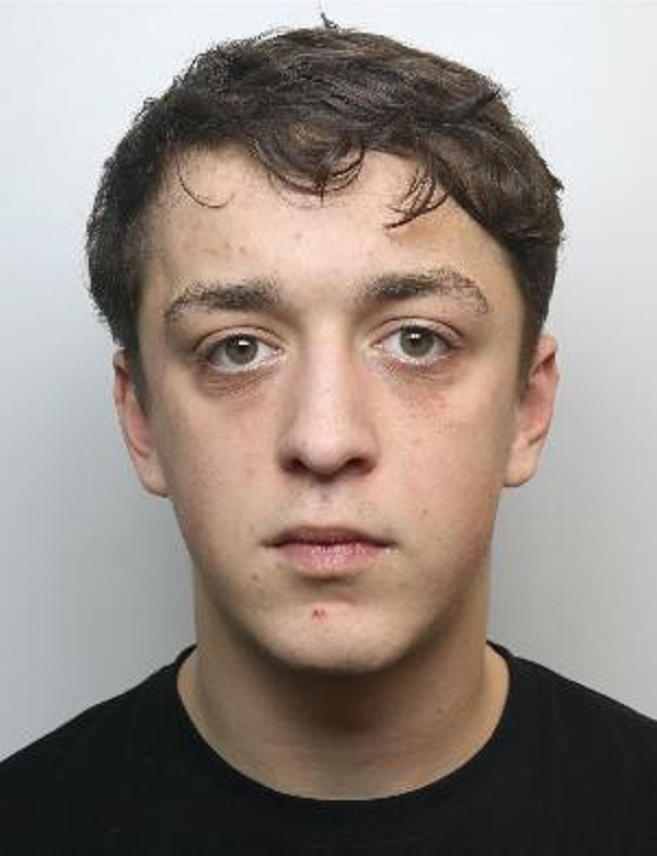 Two Doncaster police officers pursued and apprehended a reckless burglar who raided a couple's home and threatened his victims with a crowbar.

Sam Walker has since been locked up for six years in a Young Offenders' Institution.

Read more here ➡️  orlo.uk/ZYJ82