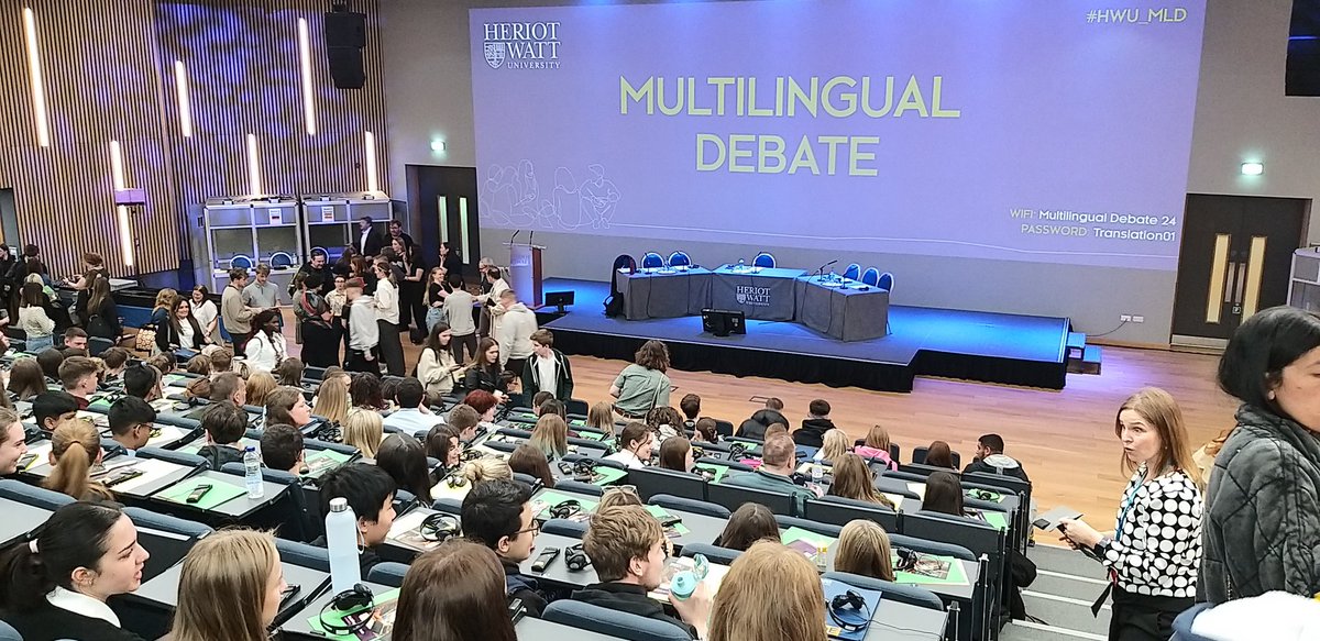 consejeriauk's tweet image. Is AI a threat to our societies? @consejeriauk takes part in the Multilingual Debate 2024 @HeriotWattUni, an excellent initiative to show the interpreting skills of the University students and to attract more Secondary students to choose languages #HWUMLD