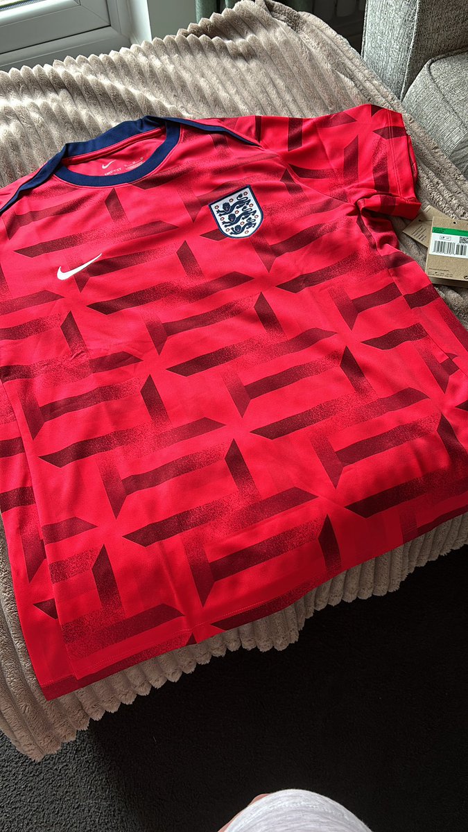 Claire Robinson 🌈 tweet media