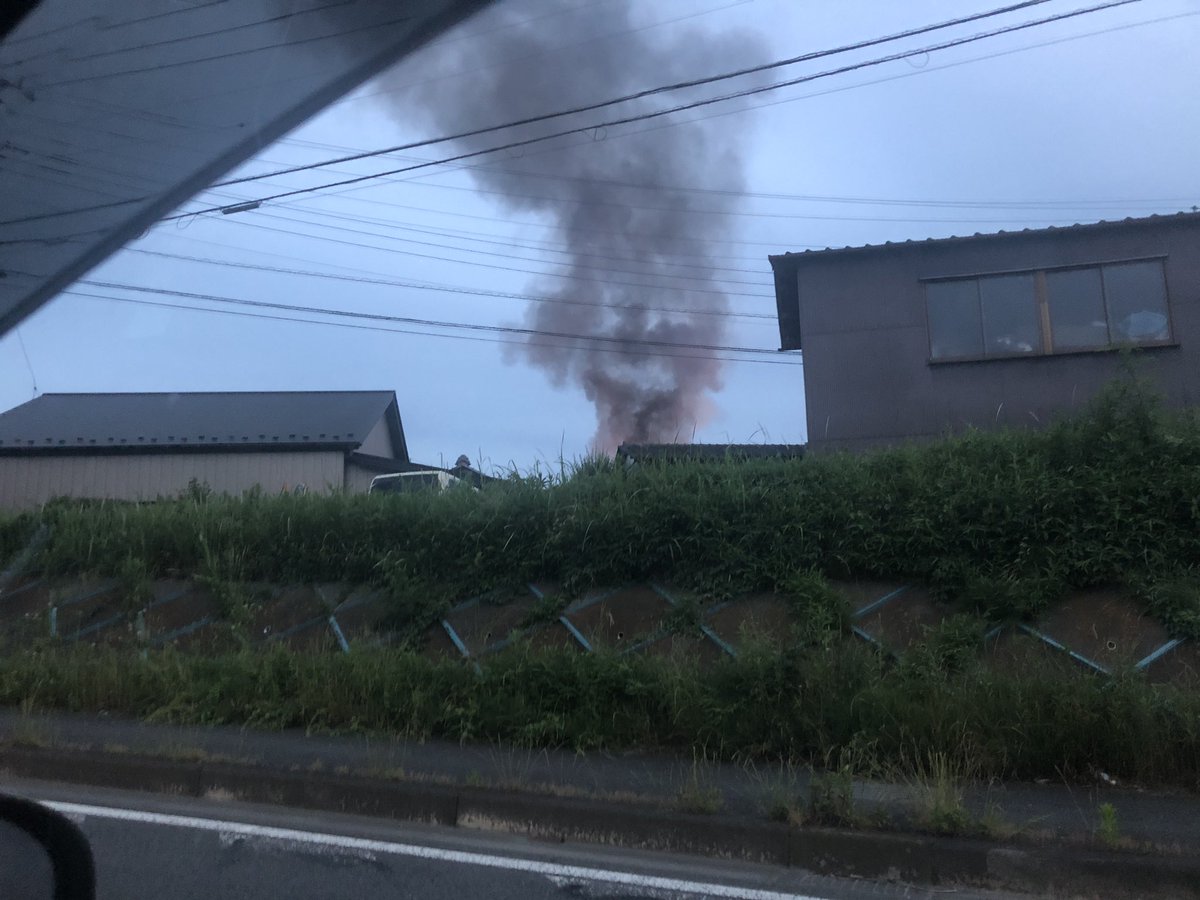 daich_kakeru's tweet photo. 石岡めっちゃ燃えてたな〜〜
ちょうど帰宅してる時だったけど、気づいた時は消防車来る前っぽかったし、来たら来たで反対車線は完全に通行止めになっててかわいそうだったなぁ https://t.co/jPnDIbDtxe