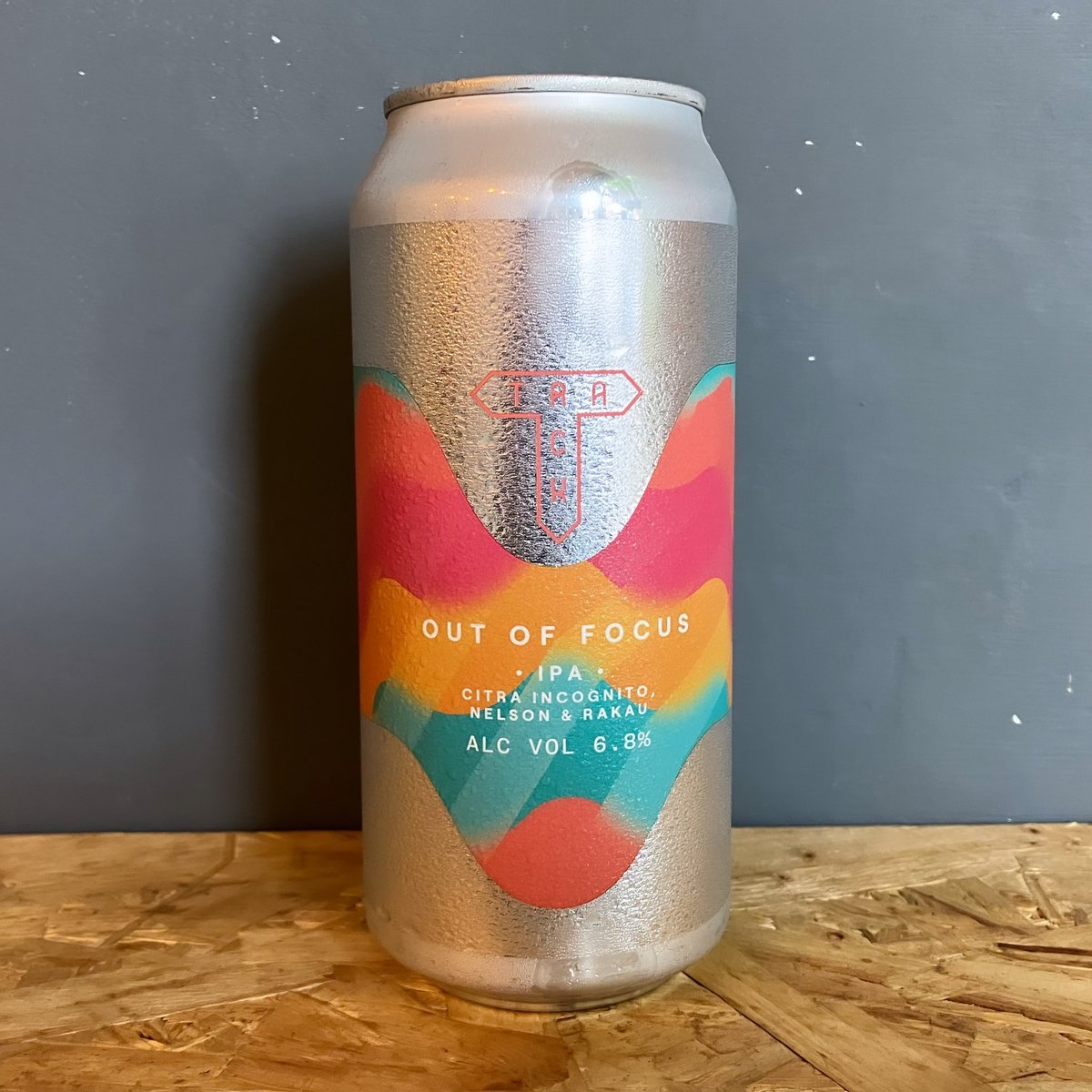 Out Of Focus from @trackbrewco is a 6.8% IPA. Super-bright gooseberry and lime aroma, with those trademark Nelson NZ flavours shining against a back-drop of lemon &amp; lime citrus and sticky, resinous apricot thanks to a generous measure of Rakau and Citra hops.