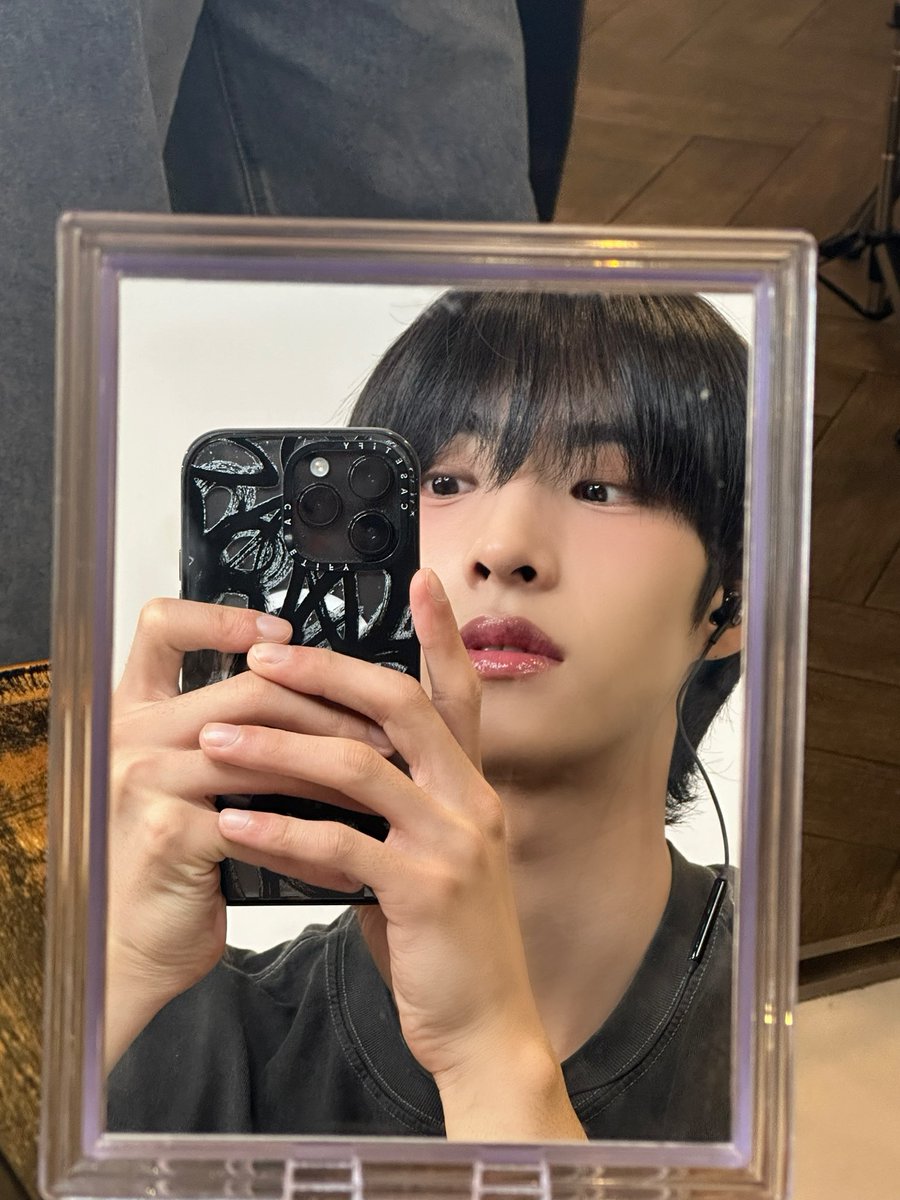 YOUNITE_twt's tweet photo. 더유나 많관부!!🥰

#현승 #HYUNSEUNG https://t.co/wYjyNJJuJv