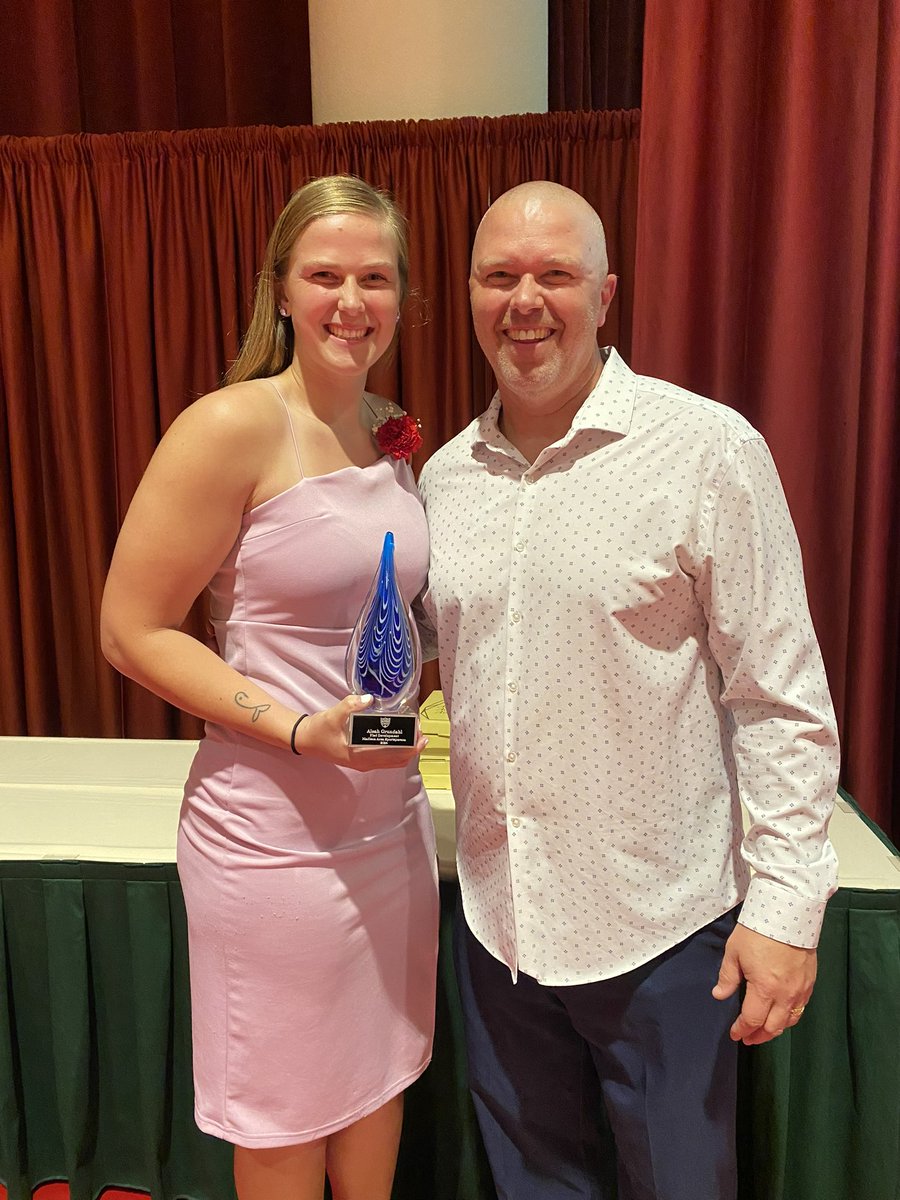 Congratulations to Aleah Grundahl who was honored last night for being named Madison’s Sportsperson of the Year. Another amazing accomplishment and a testament to all your hard work. We are so proud of you! 

#PoweredByTradition || #d3hoops