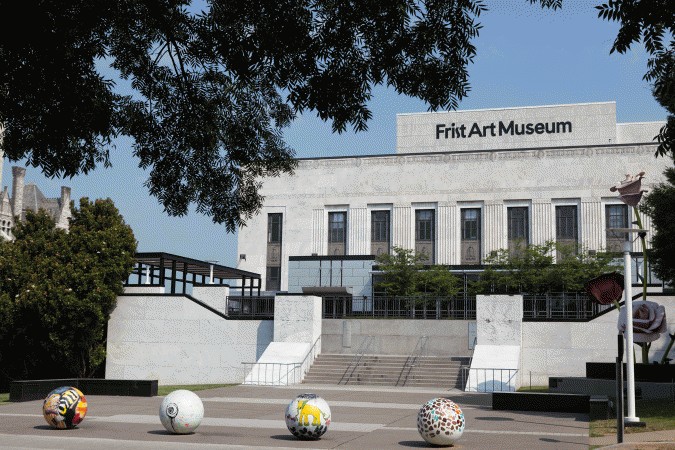When visiting #Nashville, be sure to make time for the @fristartmuseum . Home to a fine collection, touring exhibitions and the #familyfriendly Martin ArtQuest Gallery. evisitorguide.com/nashville/broc…

#MusicCity #travel #budgettravel #sightseeing #artmuseums #art #museums