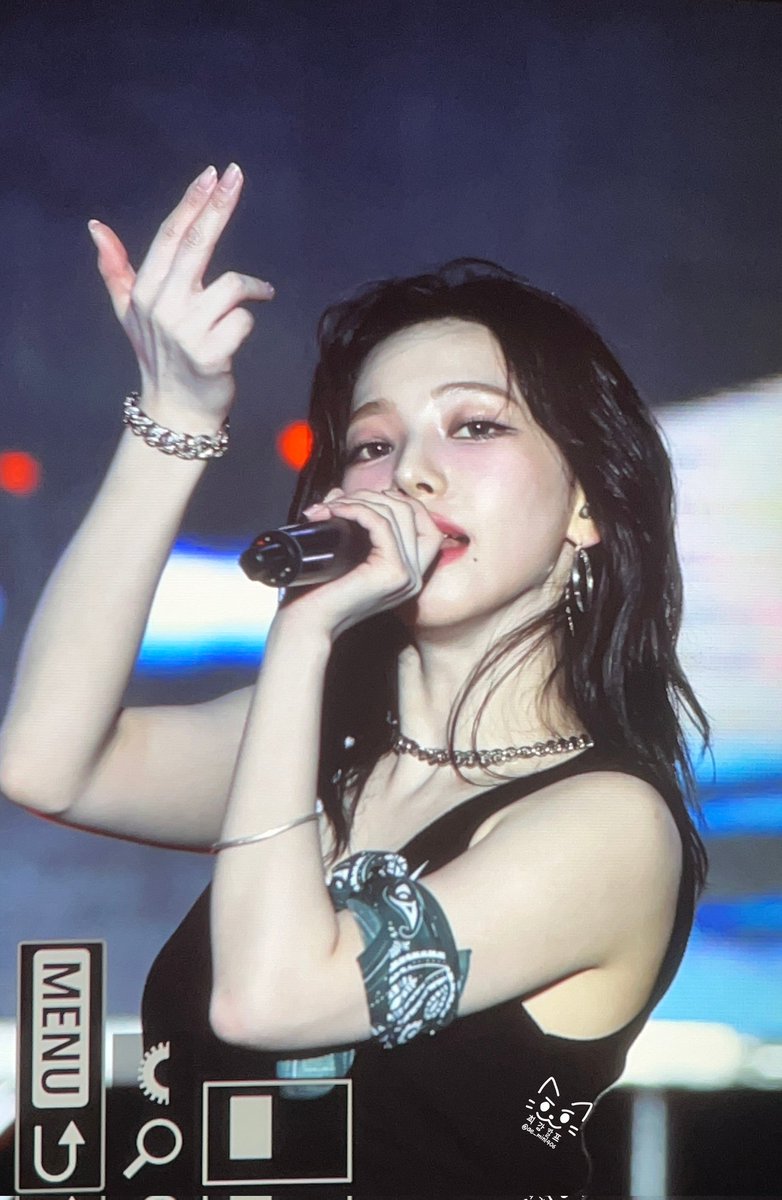 240530 카리나 성균관대 🖤🎸

#에스파 #aespa #유지민 #KARINA #エスパ #カリナ #성대 #PREVIEW