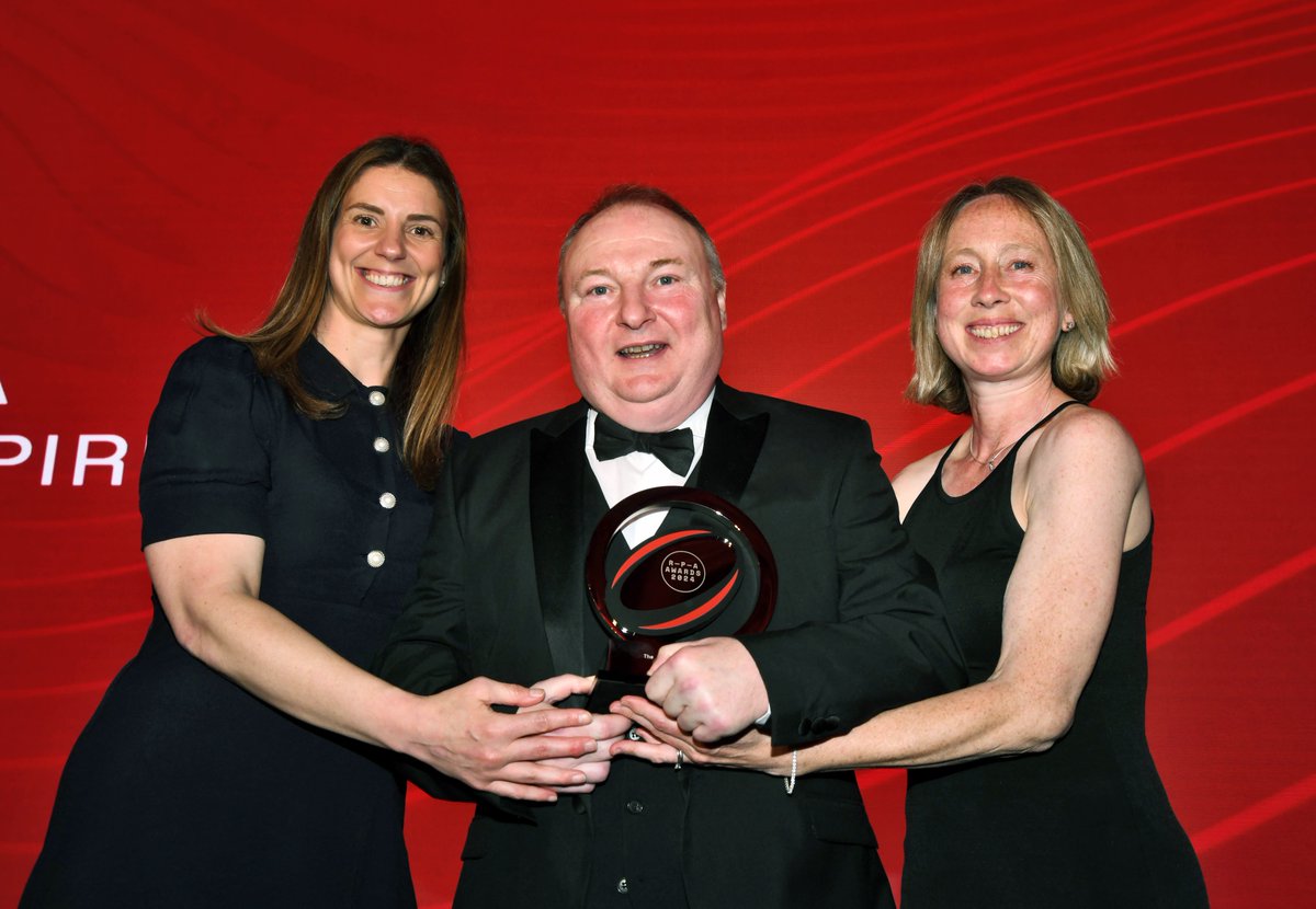 It was great to welcome Gary Street and his wife Helen at the #RPAAwards last night. He was awarded the Blyth Spirit Award by the RPA Players Board, and @sarah_hunter8 presented them with the trophy 📸@mega_pics_sell #ForOurPlayers