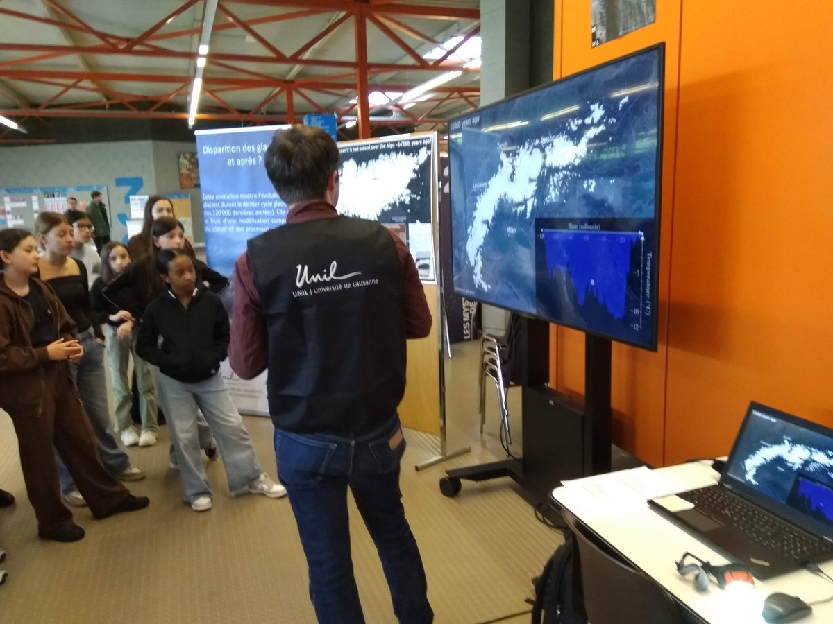It's the Mystères de l'UNIL at UNIL, the annual four-day outreach extravaganza. Guillaume is running a stand on glacier evolution and Christoph one on luminescence. If you're in the Lausanne area and need something to do with your kids this weekend,come say hi!