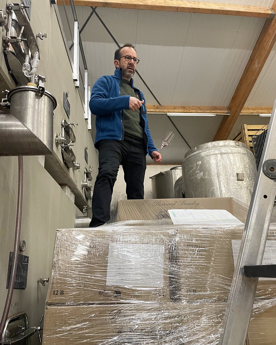 You have to keep in shape if you live the life of a vigneron. You never know when you might have to clamber over the pallets awaiting pick-up to get to the vats. Tasting the 2023 and 2022 vintages with Matthieu Baudry. #chinon #bernardbaudry #cabernetfranc #cheninblanc #wine