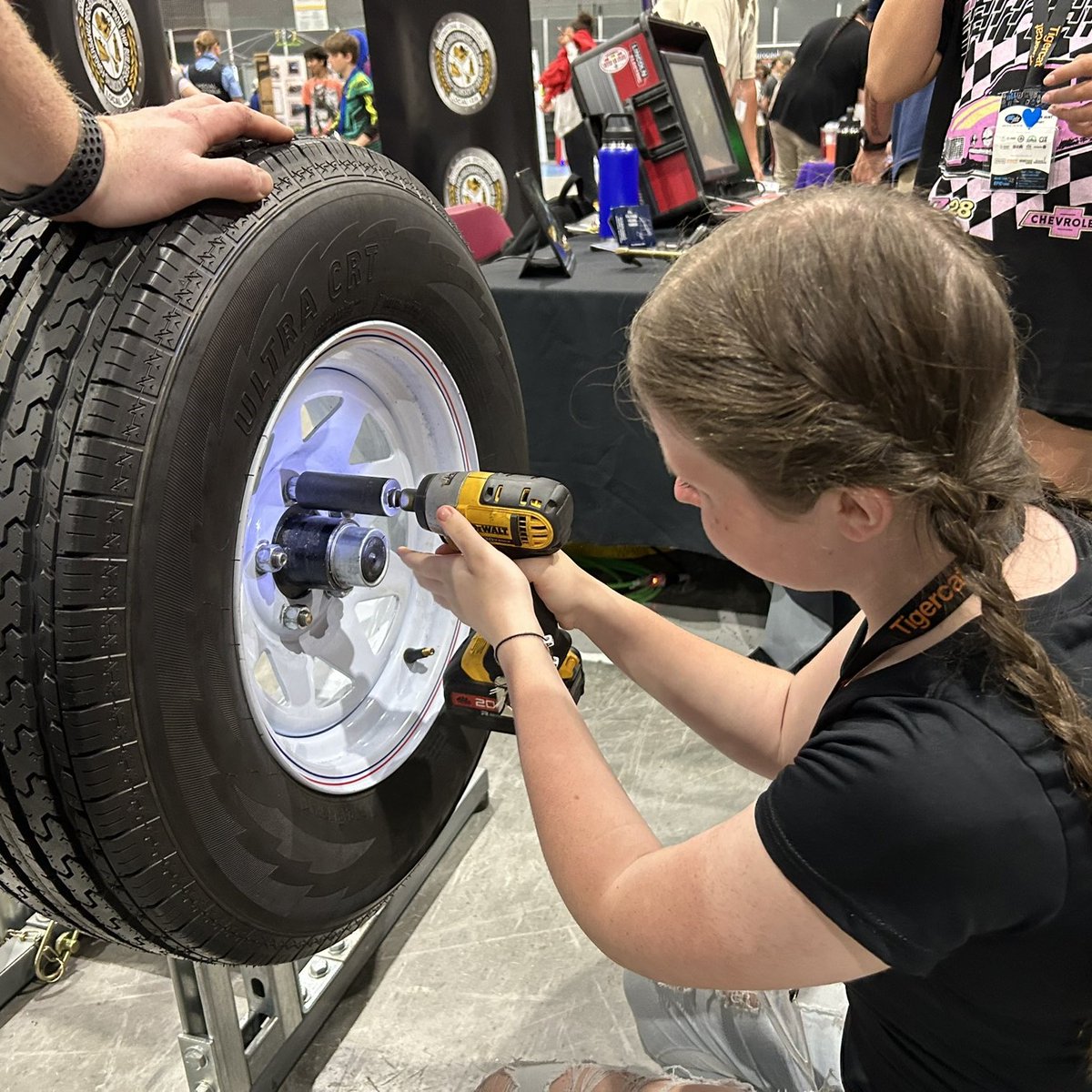 GEDSB's tweet photo. Trades exploration is on the rise! 📈

With the help of local businesses, trades unions and colleges, an astounding 2,400 students in grades 7 and 8 explored career possibilities at the Epic Jobs fair. 

These photos were shared by brier_park, MrsCorriganGE and mshoo87 on X. https://t.co/nJNnKLPqZM