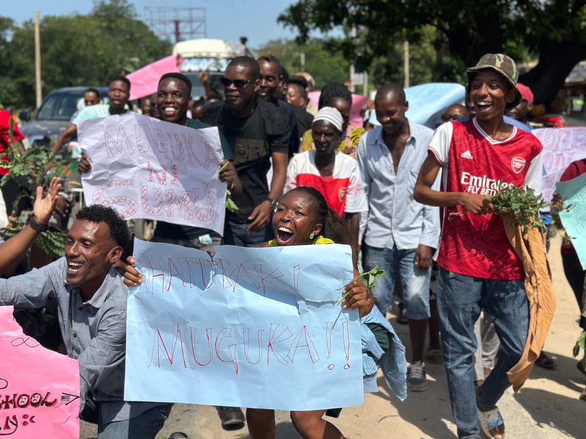 Muguka has for sure turned a huge population of Kenyan Coastal youth into Zombies, hearing in person stories about how dependent they are to Muguka yet they remain unproductive, that's a clear SOS 🆘#BanMuguka