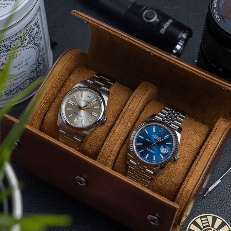 gentlemansfort's tweet image. Protect your timepieces with sophistication using our Vintage Leather Watch Roll Travel Case. ⌚✈ 
Crafted for wanderers and watch enthusiasts alike, this 3-slot organizer ensures your watches stay safe and stylish on the go. 

#WatchStorage #TravelAccessories #GiftsForMen