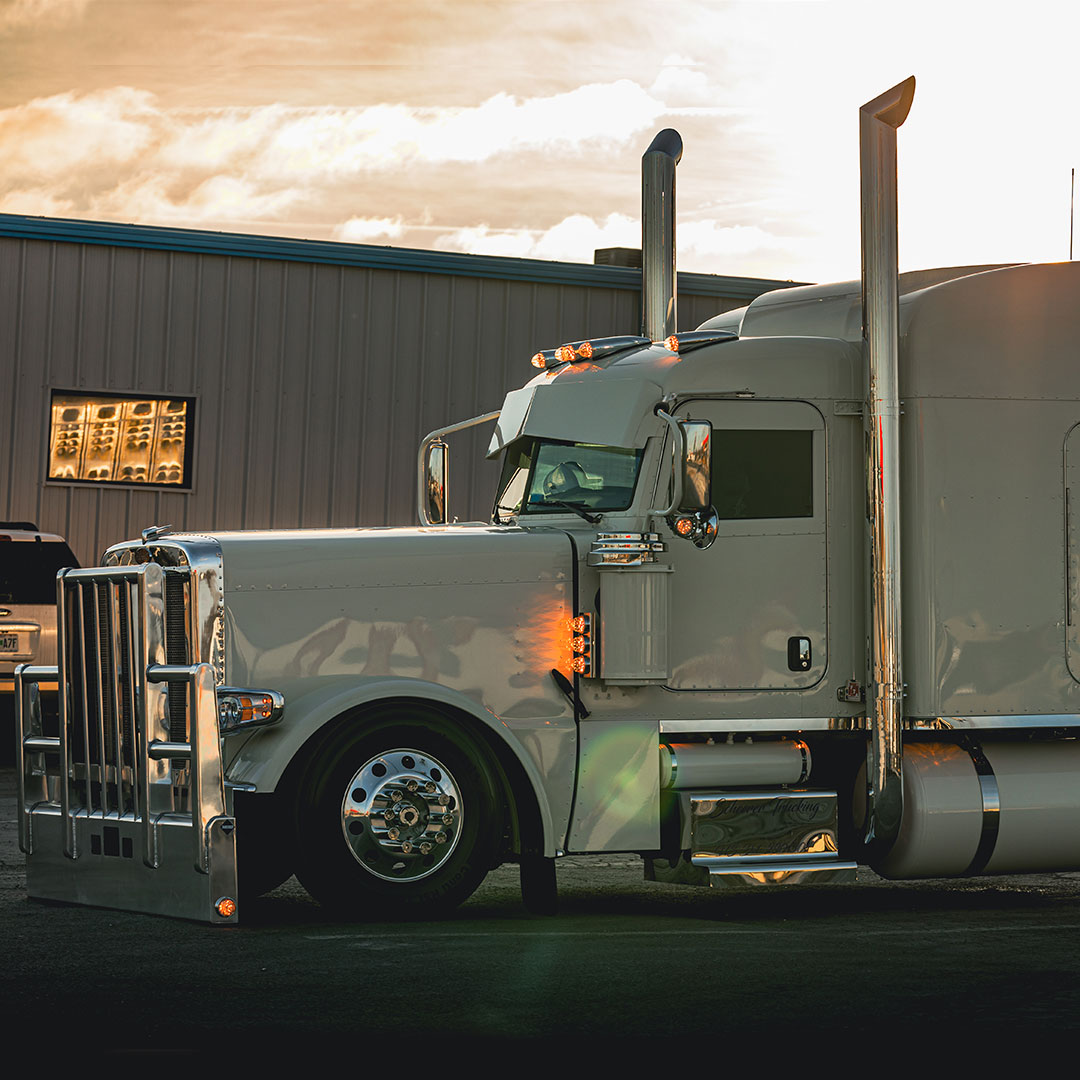 ✨📸 #4StateTrucks #ChromeShopMafia #chrome #chromeshop #customtrucks #semitrucks #trucking #customrig #bigrig #18wheeler #tractortrailer #largecar #cdldriver #trucker #truckers #diesel