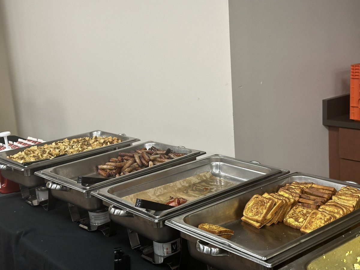 WanzoDr's tweet photo. It’s a big day in Pre K!  Let’s start with a nice breakfast.  #MASD #PreK #Togetherwecan https://t.co/mH9FI0yuWn