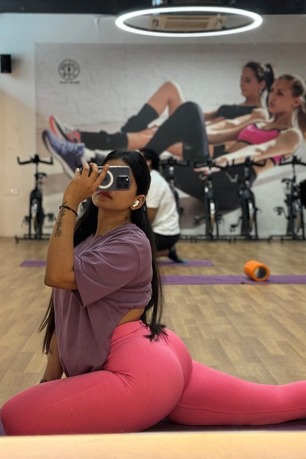 GO1RqkPXoAEegcx?format=jpg&name=900x900