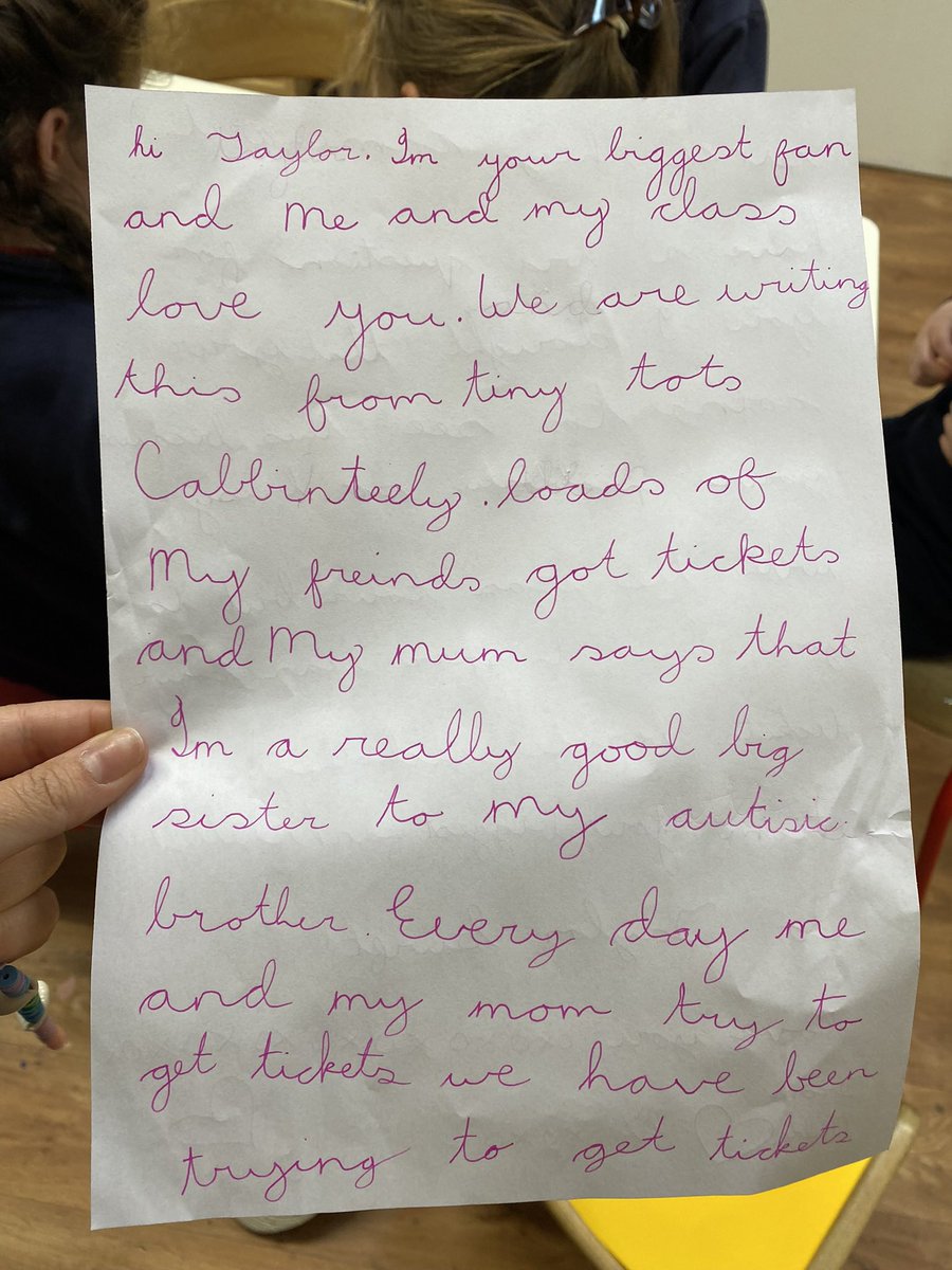 SelenatorOreo1D's tweet photo. @taylorswift13 my student has written something for you🩷
Rt for Taylor to see please! https://t.co/zLKv4bmn5p