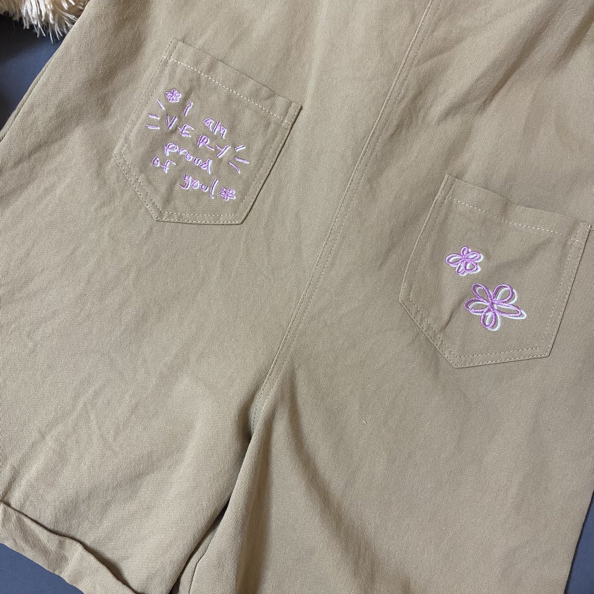 my_sweetiepie's tweet image. เอี้ยมขาสั้น with it 

ฟรีไซส์ 🩷  กระเป๋าปัก น่ารักมาก

150 รส.

สนใจเดมคับ / ผ่อนได้

ส่งวันที่ 9/5

#crop #withit #เสื้อผ้ามือ2 #ครอปมือสอง #โล๊ะตู้มือสอง #เสื้อผ้าน่ารัก #เสื้อผ้ามือสองสภาพดี #ส่งต่อเสื้อผ้า #ส่งต่อเสื้อผ้ามือสองสภาพดี #ส่งต่อwithit