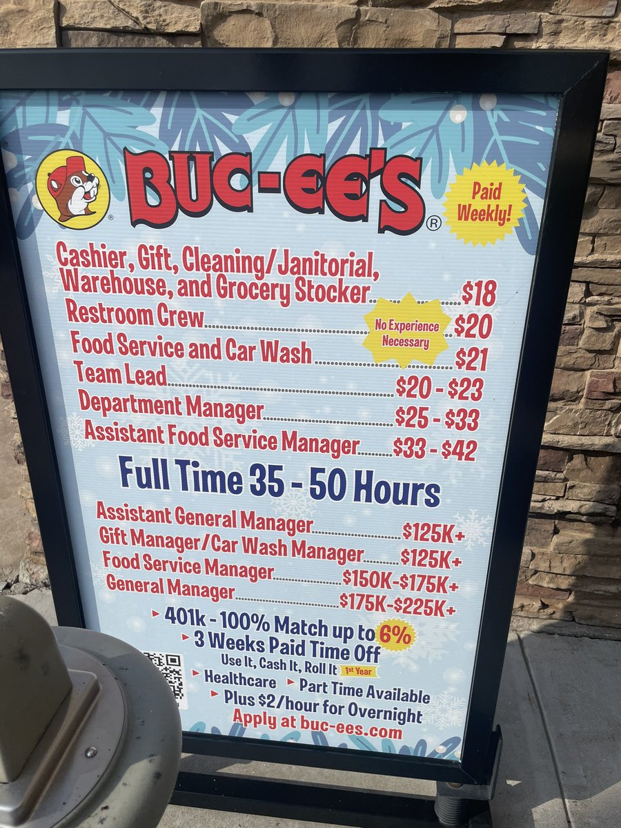 仕事でテキサスに来てるんだけど、田舎のガソリンスタンドの求人、 トイレ掃除→時給20ドル(3000円) GM(店長)年俸→20万ドル(3000万円)  トイレ掃除でも年収600万円くらいで日本の平均年収より余裕で高い。確かに日本がめちゃ安く感じる