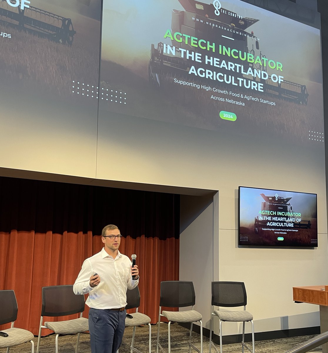 NebraskaCombine's tweet image. We were honored to be a part of yesterday's @UNL_IANR's Heuermann Lecture and highlight some of the exciting momentum in #AgTech in Nebraska. Thanks to partners like IANR, @GritRd, &amp;amp; @InvestNebraska, significant progress is happening for AgTech startups in our state. Go Big Red!