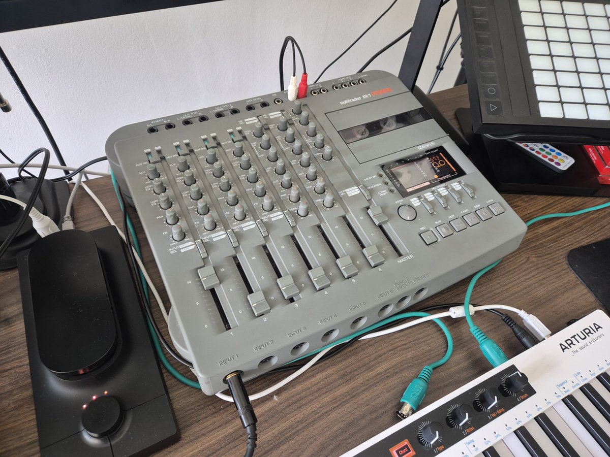 psyko_arts's tweet photo. Oops I did it again ...
#newgear FOSTEX XR-7
Je cherchais un multi pistes Γ cassette, et ce Fostex s'est prΓ©sentΓ© comme une belle occasion Γ petit prix en excellent Γ©tat cosmΓ©tique, fonctionnel.
#fostex #multitracks #cassette #1990 https://t.co/LhnliPtcVv