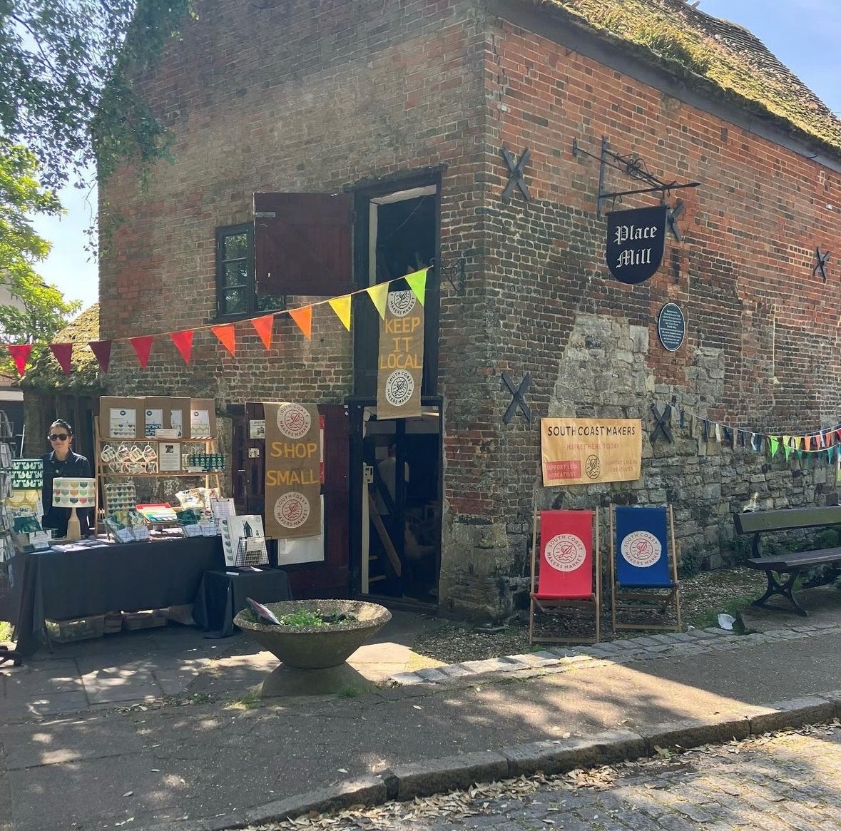 🏠Come and visit the South Coast Makers Market at Place Mill! 🧑‍🎨 Offering a range of homeware, ceramics, jewellery, art prints, and craft workshops. 🥳 They celebrate all things local! 📆Open till 9th June 2024