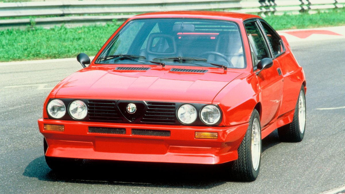 In 1982, Alfa Romeo showed off a widebody, mid-engined Alfasud destined for Group B rallying. Here's why it never came to fruition - evo.co.uk/alfa-romeo/206…