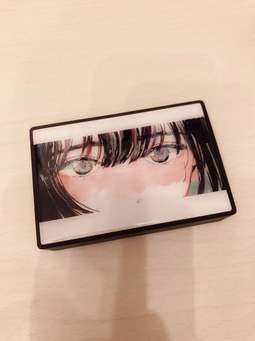 ゆのさん×根本凪さんのガラスワイヤレススピーカー届いた〜!はちゃめちゃおしゃれでかわいいうれしい
