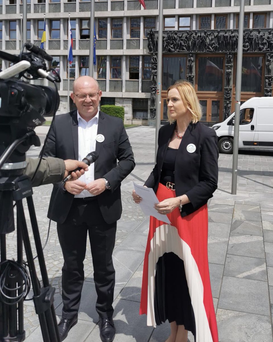 "Od stranke, ki je nosilka oblasti v državi, bi namesto predvolilnih pobud, pričakovali, da bi v teh dveh letih že sprejeli konkretne zakonske ukrepe zoper sovražni govor."

Odziv poslanke Mojce Šetinc Pašek na novinarski konferenci #ZeleniSlovenije na pobudo Gibanja Svoboda.