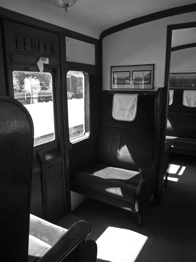 LachlanMain's tweet photo. EMBSAY.
Travelling in a more elegant style.
#Embsay #EmbsaySteamRailway #railways #blackandwhitephotography #vintage https://t.co/T1QLUQBZfo