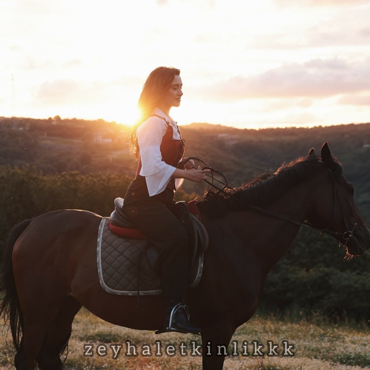 Cemre Arda hesabından post paylaşımı 📌🤍 
#RüzgarlıTepe / #ZeyHal