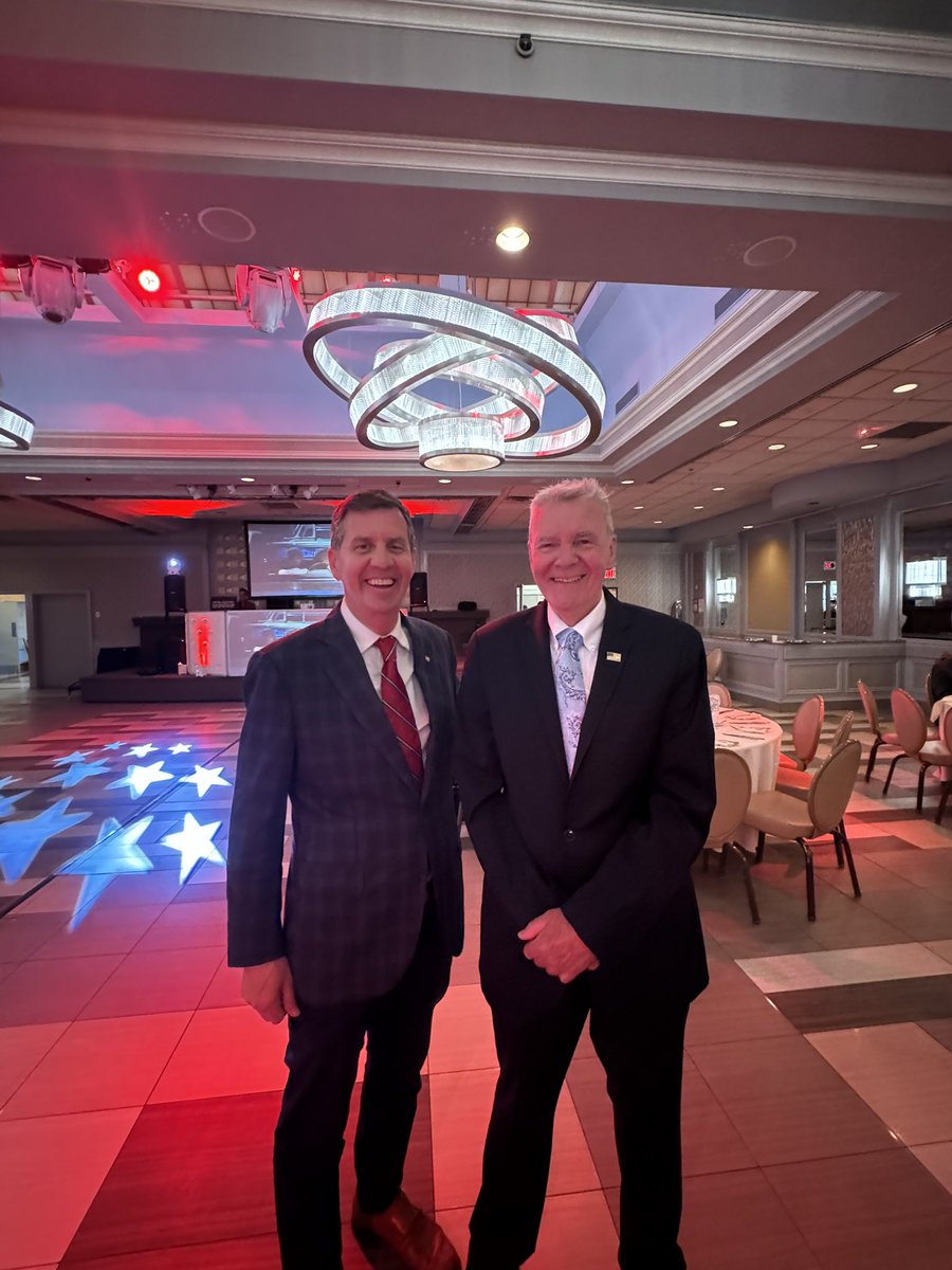 ✨ It was an honor to attend the Queens County GOP Spring Gala alongside dedicated supporters and candidates like @ycinnewyork , @DwayneMoore2024 , @Paul4USCongress , @OReilly4Senate , @BrandonCastroNY , Phil Wong , @MikeSapraicone , and @BobHoldenNYC . Special thanks to Host