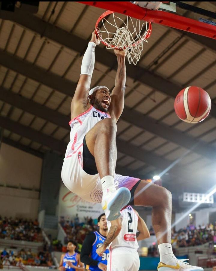 🏀Akil Mitchell @ajmitchell25 🇵🇦 30min 8P 14R 6A 3S 3B 5TO 24EF 3/6 FG 0/0 3PTS 2/4 FT @criollosbsn #Caguas (12-9) perdio 87-92 @BSNCarolina
Mitchell fue lider en rebotes, robos, bloqueos y efectividad del equipo
#BSNPR 🇵🇷
#LaLigaMásDura 
#Panama #FARESTATS