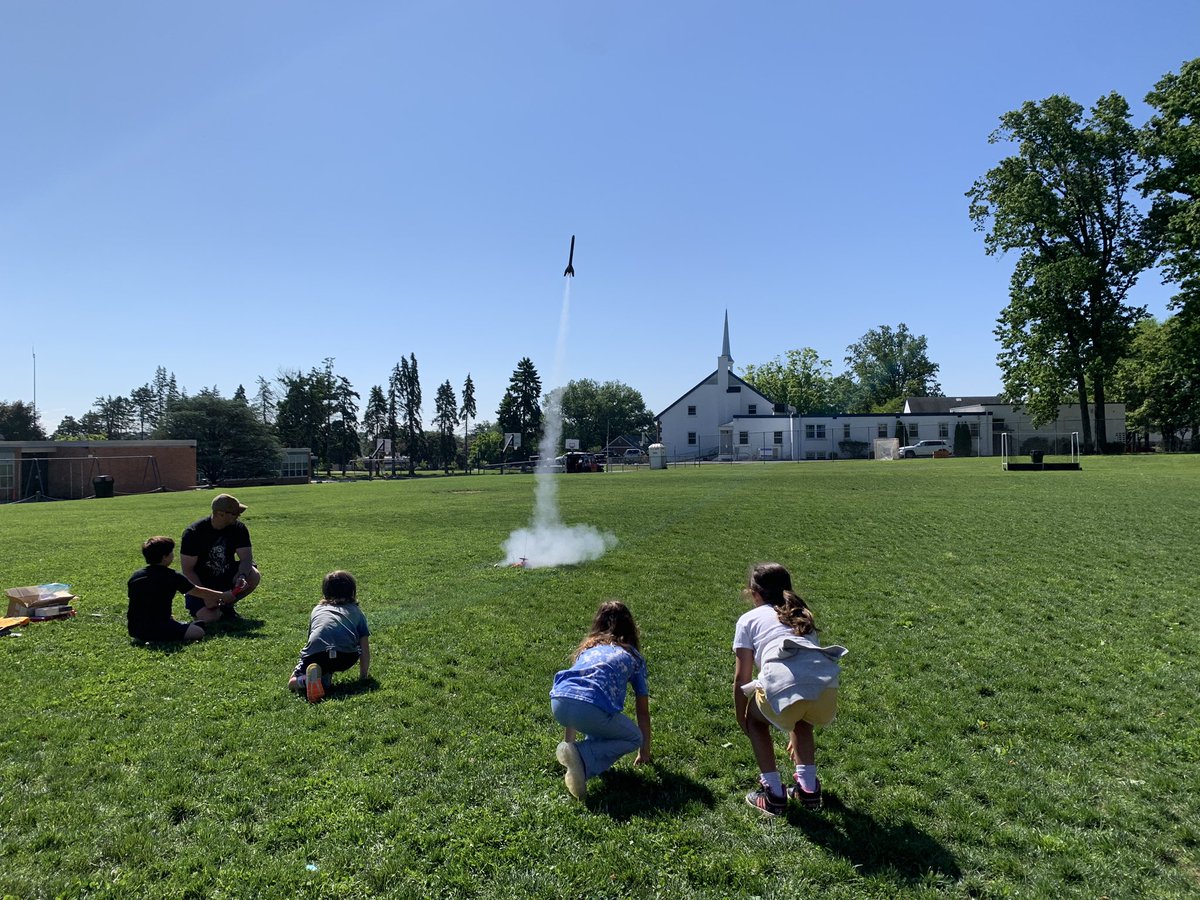 a2ndwithRoom10's tweet photo. 3…2…1…lift-off! So much fun at today’s rocket demo! https://t.co/CGxYT975MS