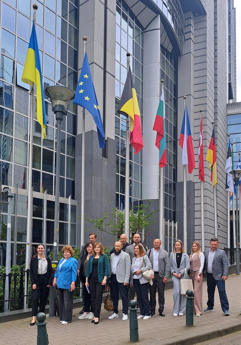 AER #StandswithUkraine 🇺🇦

Last week, AER was proud to host a delegation from the Association of Invincible Communities of #Ukraine at our Brussels office, as part of their mission to Brussels. 🇪🇺

Learn more about AER's #UkraineFocusGroup👇
ow.ly/3yAo50S22Mo