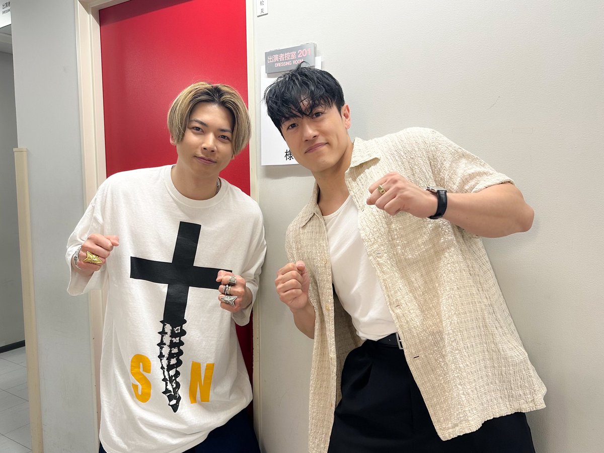 📸 w/ #NEWS #増田貴久 さん ' #ダウンタウンDX ' ご覧頂いた皆様ありがとうございました！！ 初のサシ呑みで、熱い話も🍶 そして... 裕太も喜びのあまりガッツポーズ、ハイタッチも✨ 🔗tver.jp/episodes/ept2l… #GENERATIONS #中務裕太 @tospodx @NEWS0915_music